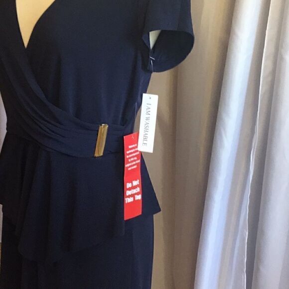 NWT a wrap top dress in navy by SHELBY & PALMER in size 6 - Picture 3 of 12